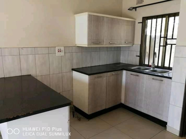 neat-and-spacious-2-bedroom-flat-for-rent-big-3