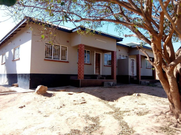 2-bedroom-flat-for-rent-in-kabangwe-big-5