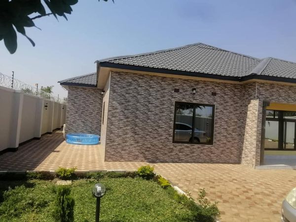 4-bedroom-standalone-house-for-sale-in-new-kasama-big-6