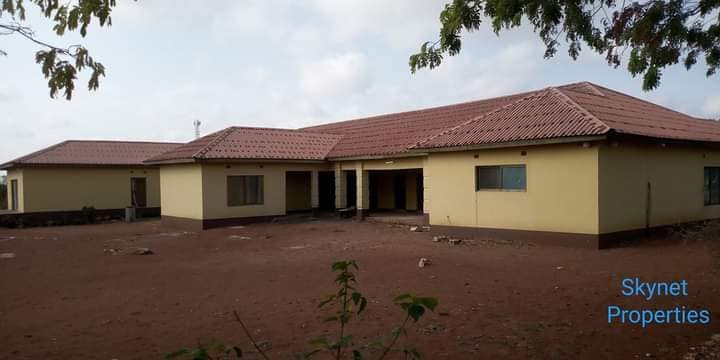 spacious-house-on-a-5-acres-farm-big-0