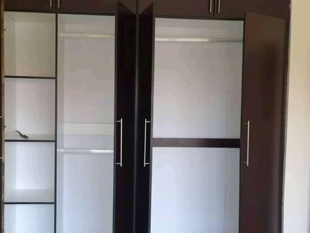 executive-modernised-3-bedroom-house-for-sale-big-6