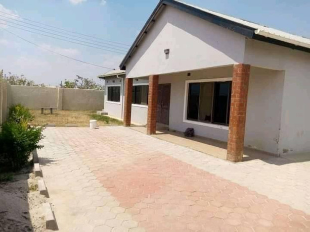 executive-modernised-3-bedroom-house-for-sale-big-1