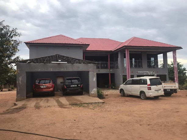 executive-stand-alone-house-in-silverest-big-6