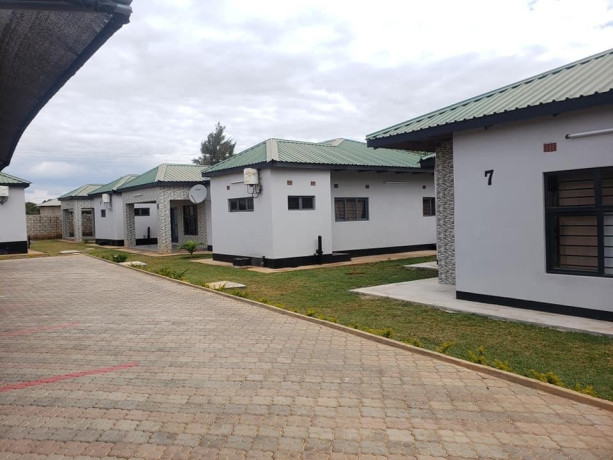 complex-of-7-houses-big-2