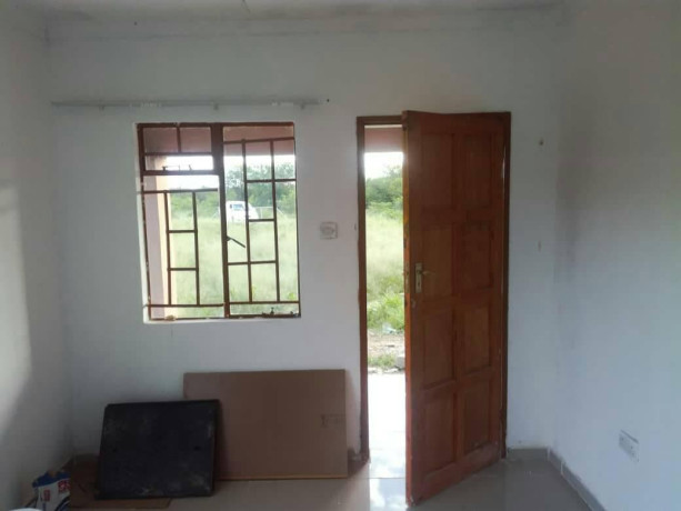 fitted-bachelor-pad-with-water-and-electricity-titled-deed-big-1