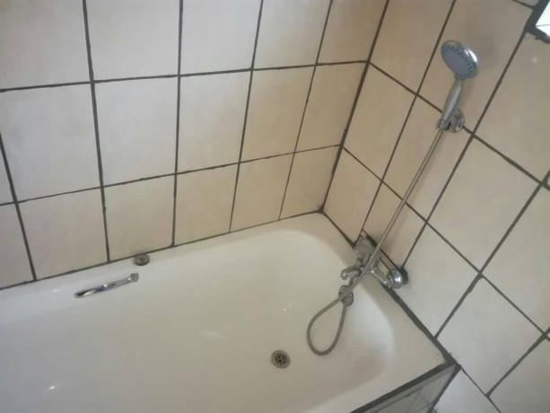 fitted-bachelor-pad-with-water-and-electricity-titled-deed-big-2