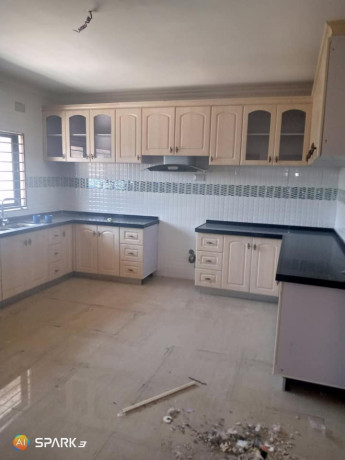 4-bedroom-house-in-ibex-meanwood-big-5