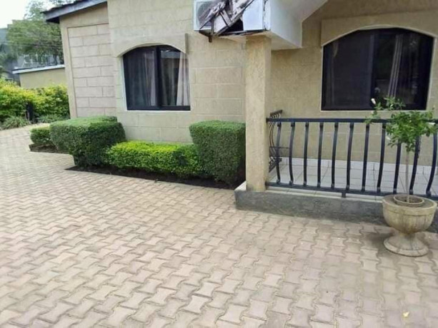 3-bedroom-house-in-eureka-park-big-2