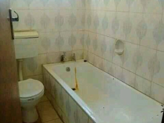 2-bedrooms-for-sale-in-chelston