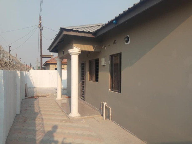 executive-2-x-3-bedroomed-flats-big-4