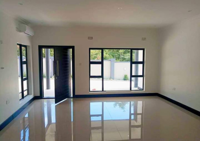 roma-park-three-bedroomed-semi-detached-flats-big-4