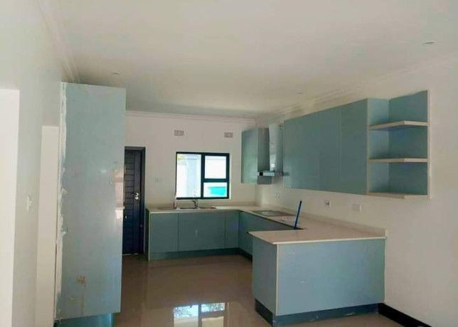 roma-park-three-bedroomed-semi-detached-flats-big-3