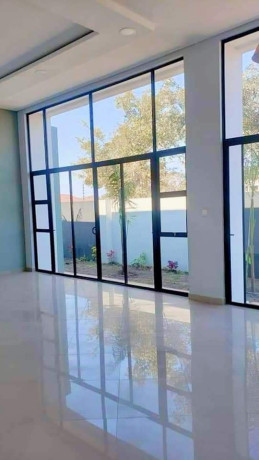 executive-three-bedroom-town-houses-with-own-yard-big-2