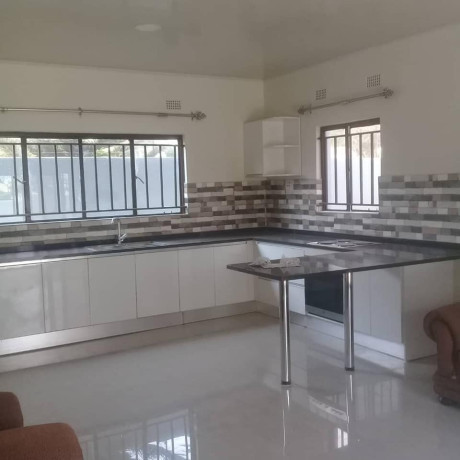 house-for-rent-in-avondale-big-5