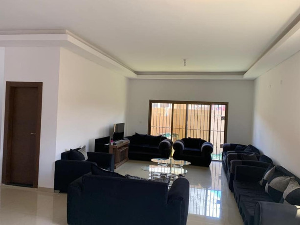 9-flats-with-swimming-pool-in-olympia-big-5