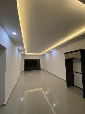 9-flats-with-swimming-pool-in-olympia-big-4