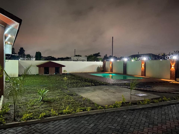 9-flats-with-swimming-pool-in-olympia-big-2