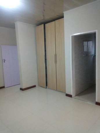 neat-2-bedroom-flat-in-meanwood-ibex-big-3