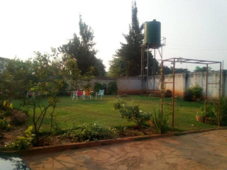 4-bedroom-standalone-house-with-cottage-in-avondale