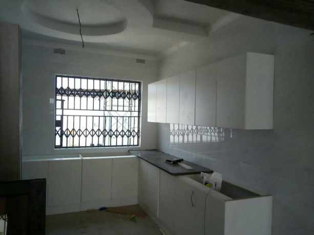 newly-built-2-bedroom-flats-big-3