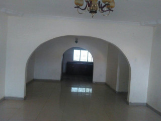 vacant-modern-executive-three-bedroomed-house-in-woodlands-extension