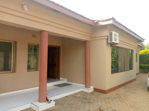 executive-3-bedroom-family-house-in-makeni-bonaventure-big-0