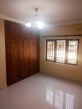 newly-built-executive-3-bedroom-flat-in-meanwood-vorna-valley-big-1