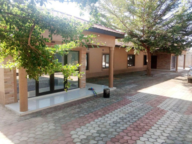 newly-built-executive-3-bedroom-flat-in-meanwood-vorna-valley-big-5