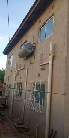 phi-executive-three-bedroomed-master-big-1