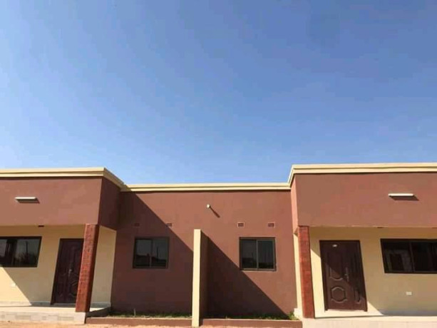 newly-built-flats-and-house-near-great-north-road-big-3