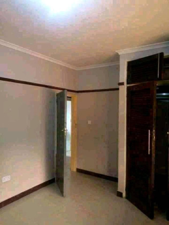 2-bedroom-flat-in-meanwood-ibex-big-2