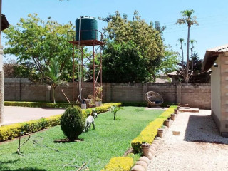 2-bedroom-flat-in-woodlands-chalala