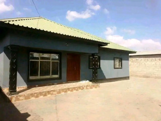 3-bedroom-house-in-makeni-villa