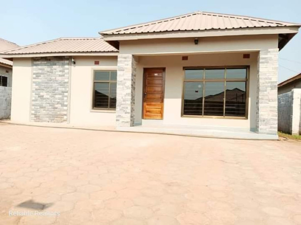 3-bedroom-house-for-sale-in-lilayi-estate-big-8