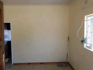 2-bedroom-house-for-rent-in-makeni