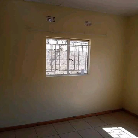 2-bedroom-house-for-rent-in-makeni-big-4