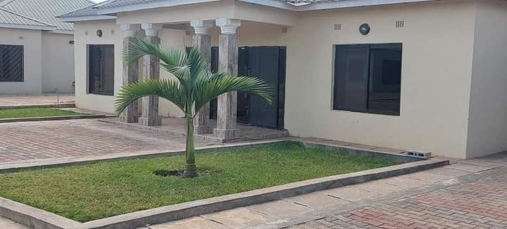 3-bedroom-house-for-rent-in-makeni-majoru-big-0