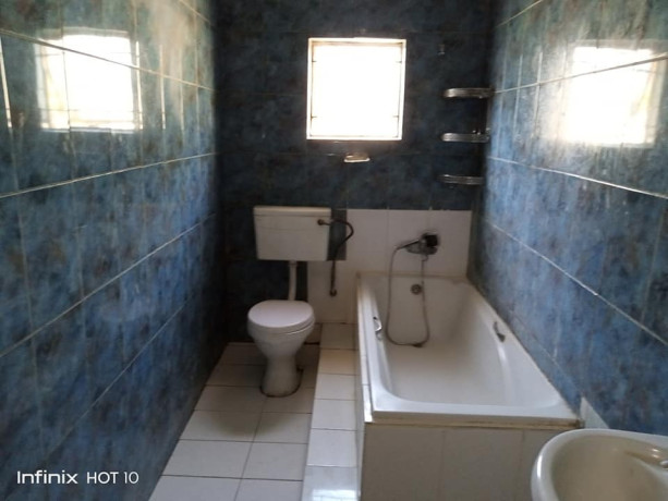 3-bedroom-flat-for-rent-in-makeni-big-5