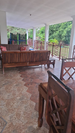 luxurious-4-bedroom-house-in-livingstone-big-6