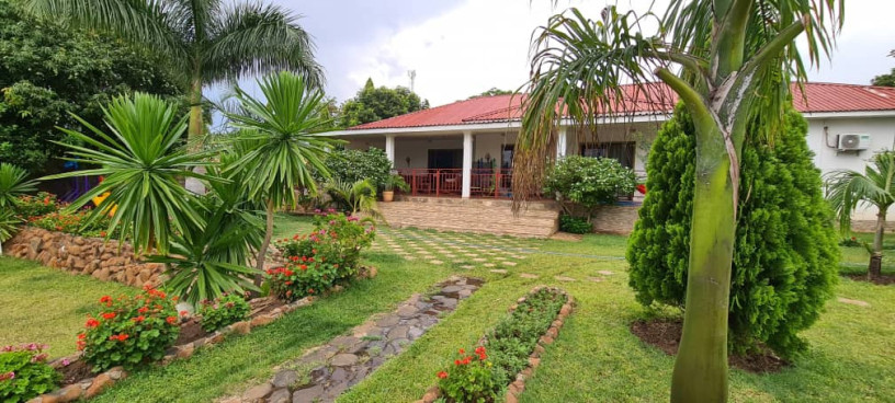 luxurious-4-bedroom-house-in-livingstone-big-1