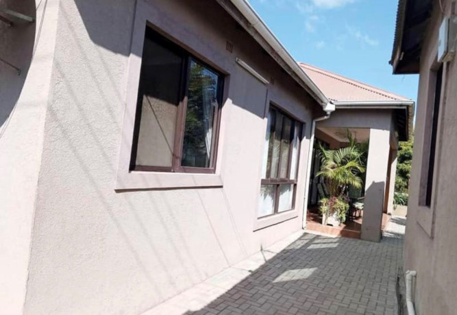 3-bedroom-house-for-sale-in-avondale-big-1