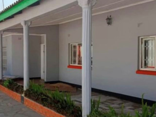 neat-and-spacious-5-bedroom-house-in-olympia