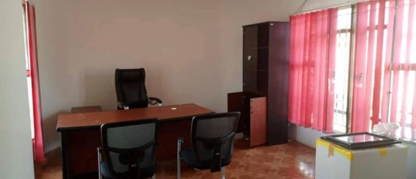 neat-and-spacious-5-bedroom-house-in-olympia-big-3