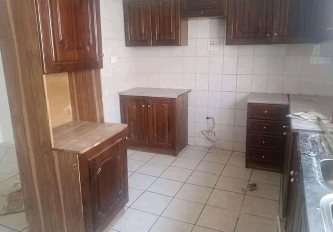 neat-and-spacious-5-bedroom-house-in-olympia-big-1