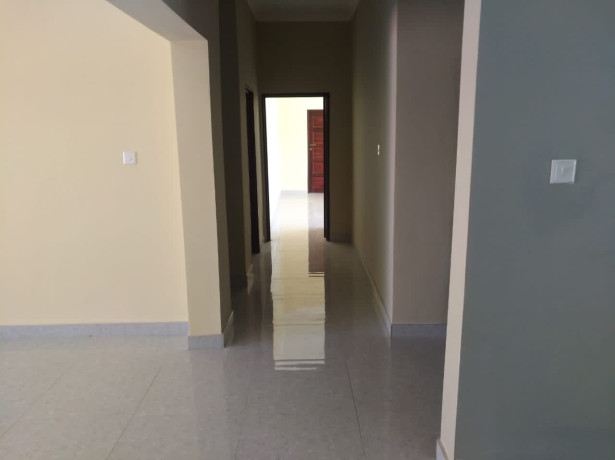 luxurious-7-bedroom-house-in-ibex-meanwood-big-3