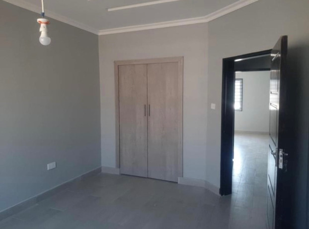 2-bedroom-flat-for-rent-in-silverest-big-5