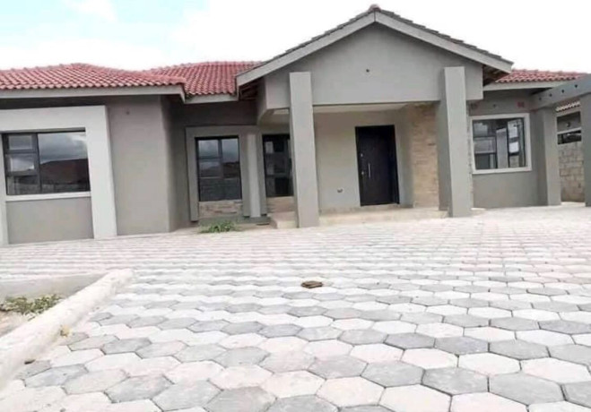 newly-built-3-bedroom-house-in-new-kasama-big-0