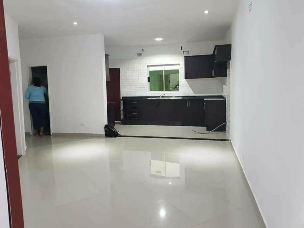 beautiful-one-bedroom-townhouses-in-silverest-big-3