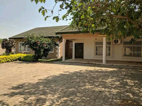 3-bedroom-flat-for-rent-in-lilayi-big-8