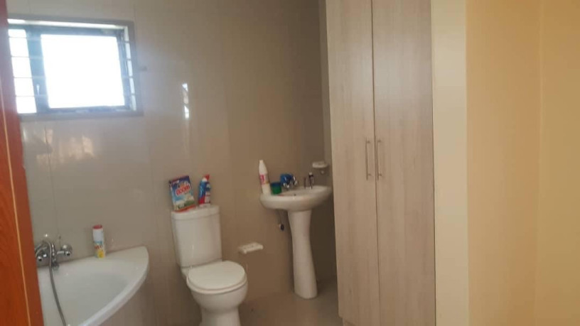 2-bedroom-flats-for-sale-in-meanwood-big-8